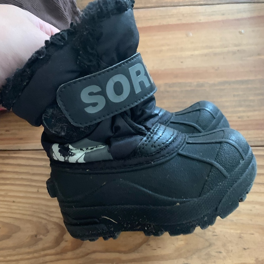 🍎Sorel Commander Toddler Snow Boots (size 7)